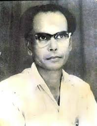 ১৯৬২| তখন তিনি ৪২| তখন তিনি কোচবিহার পোস্ট অফিসের টাউন ইন্সপেক্টর| প্রকাশিত হয়ে গেছে 'গড়শ্রীখন্ড', 'নীলভুইঞা', 'নির্বাস', 'দুখিয়ার কুঠি'|